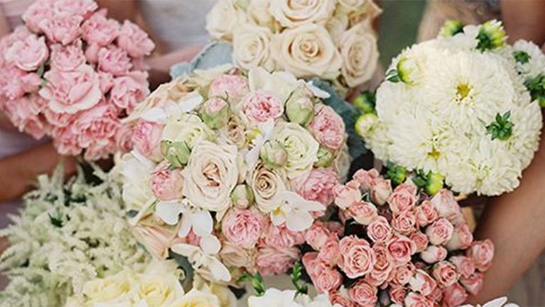 Wedding trends: mismatched bouquets