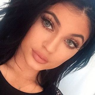 Kylie Jenner with contact lenses