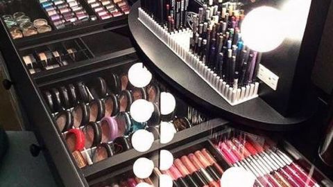 Beauty, Tints and shades, Cosmetics, Purple, Paint, Lavender, Collection, Lipstick, Makeup brushes, Eye shadow, 