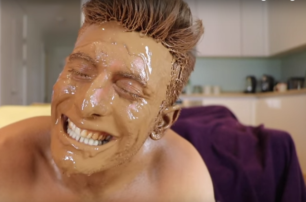 This is what 100 layers of fake tan looks like