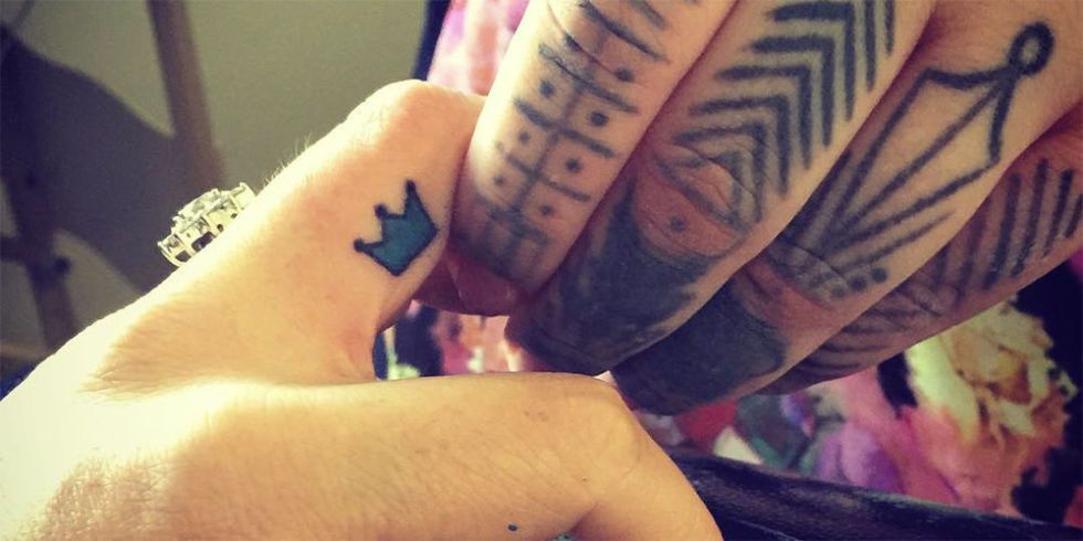 king and queen crown finger tattoos