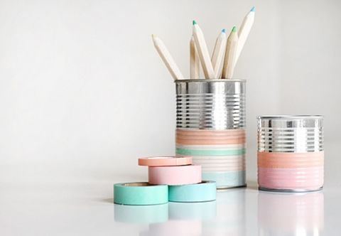 Colorfulness, Teal, Turquoise, Stationery, Aqua, Paper, Paper product, Circle, Peach, Cylinder, 