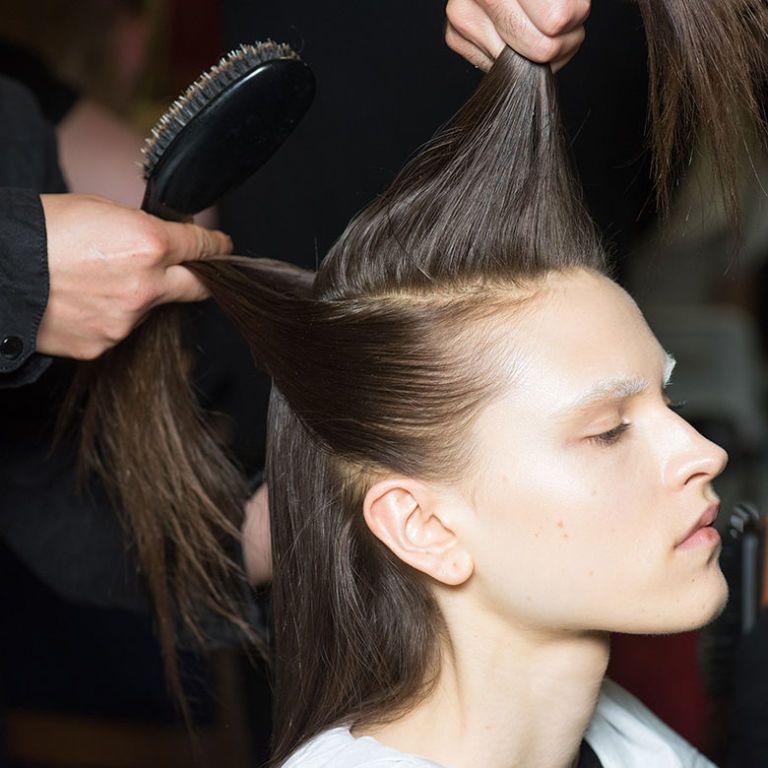 7 Reasons Why Your Hair Is Thinning