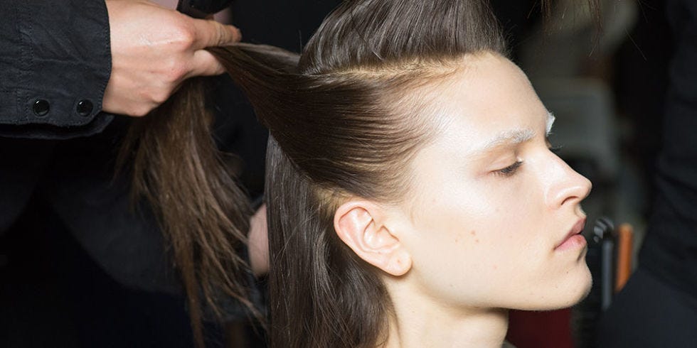 7 Reasons Why Your Hair Is Thinning 7 Reasons Why Your Hair Is Thinning