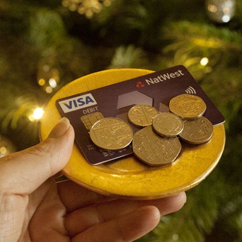 9 ways to save money on your Christmas shopping without even noticing