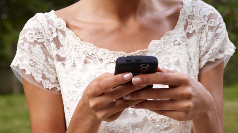 Man divorces wife after two hours because she Snapchatted too much
