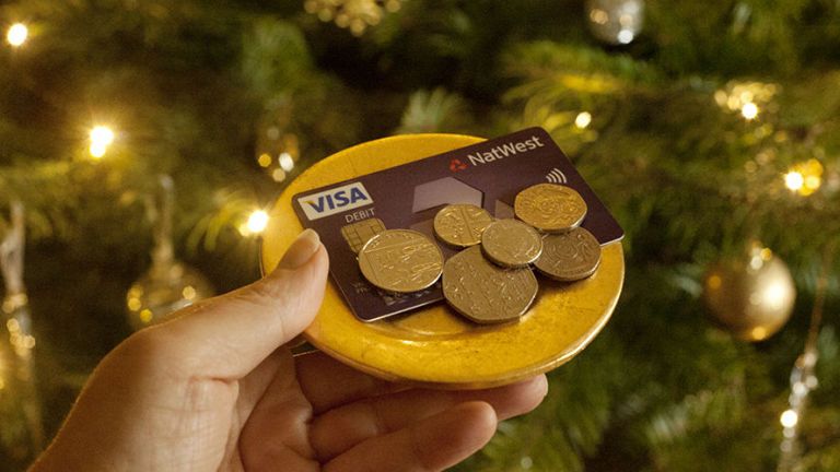 9 ways to save money on your Christmas shopping without even noticing