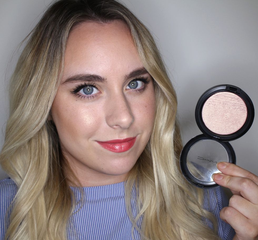 MAC In The Spolight Highlighter Review