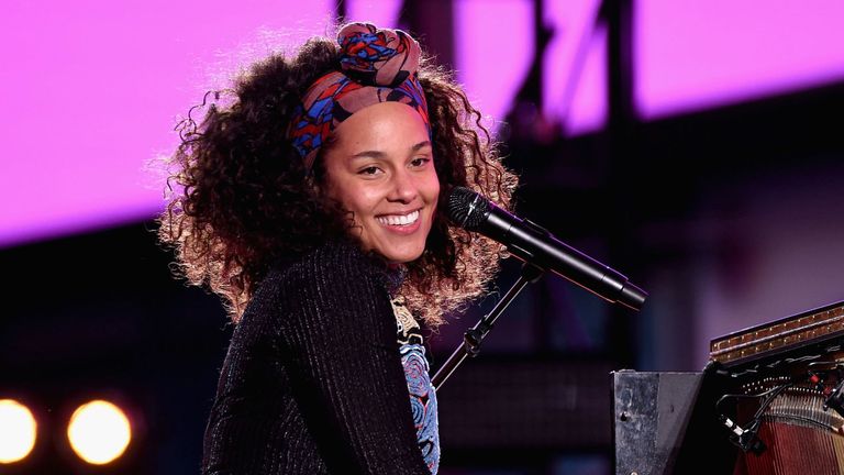 This is why Alicia Keys stopped wearing makeup