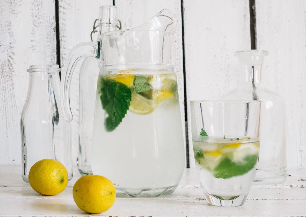 Lemon Ice Water Refreshes You In The Morning