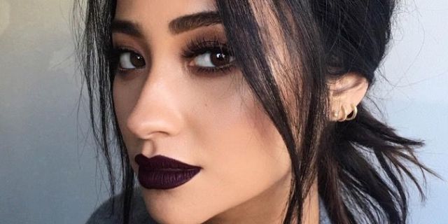 How to wear dark lipstick - Expert tips to pulling off the trend
