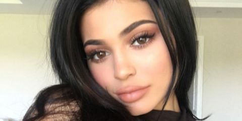 The home appliance Kylie Jenner uses to light her selfies is bizarre
