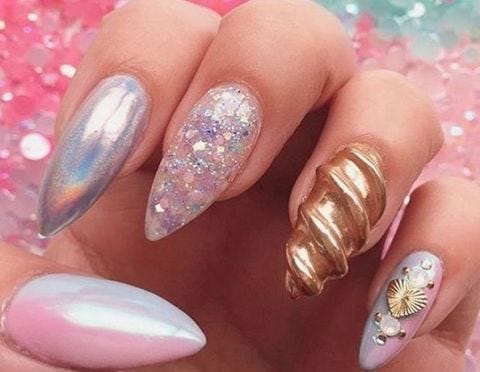 So, 3D unicorn nails are a thing now… So, 3D unicorn nails are a thing now…