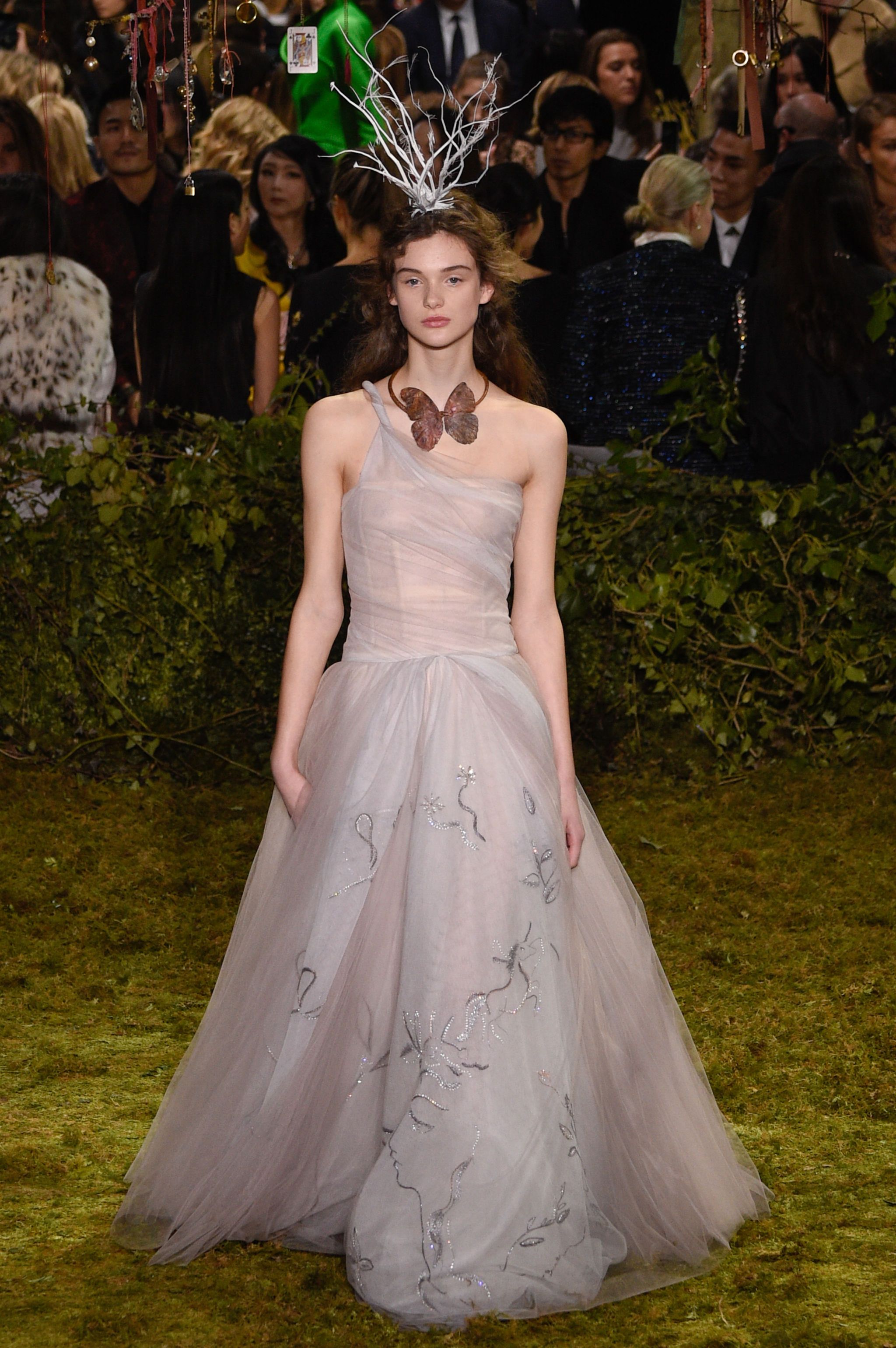 21 beautifully ethereal dresses from Dior s Paris Haute Couture show