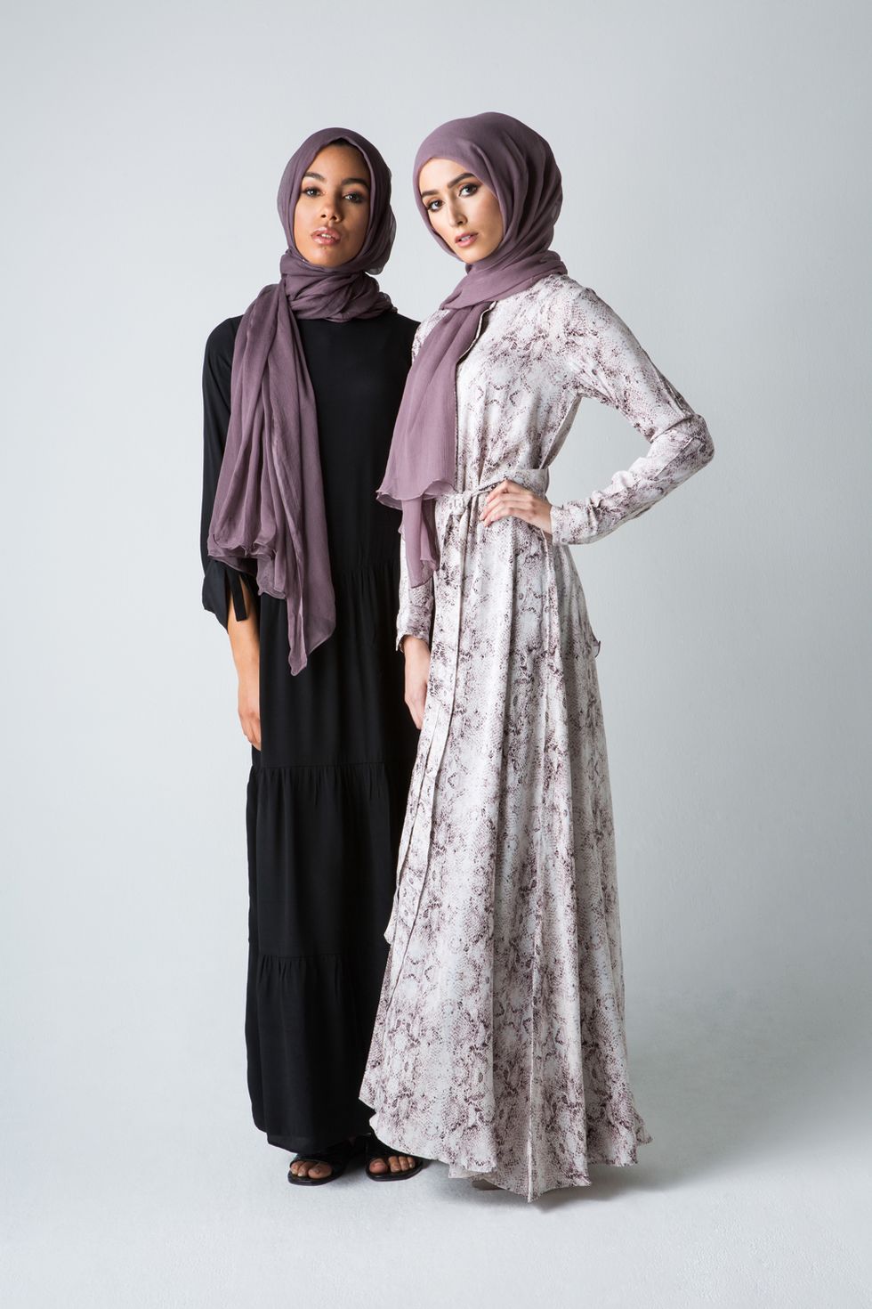 Sleeve, Shoulder, Textile, Standing, Formal wear, Dress, One-piece garment, Fashion, Purple, Day dress, 