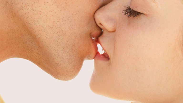 This is the ideal length of a kiss, study finds