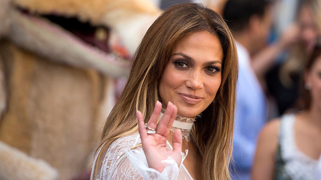 Jennifer Lopez shows off her world-famous hips and sculpted