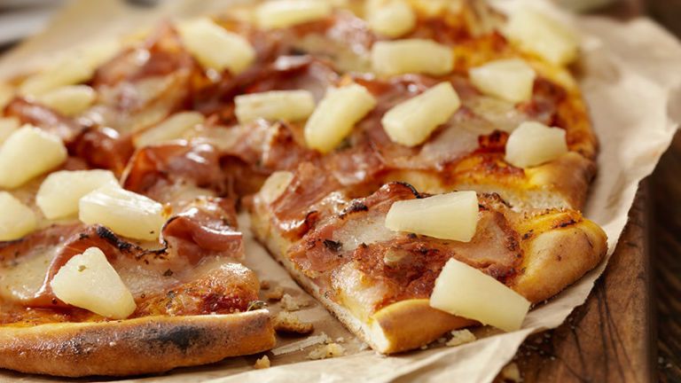 The president of Iceland wants to ban pineapple on pizza