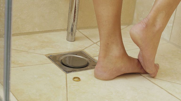 10 of the grossest things every girl does in the shower