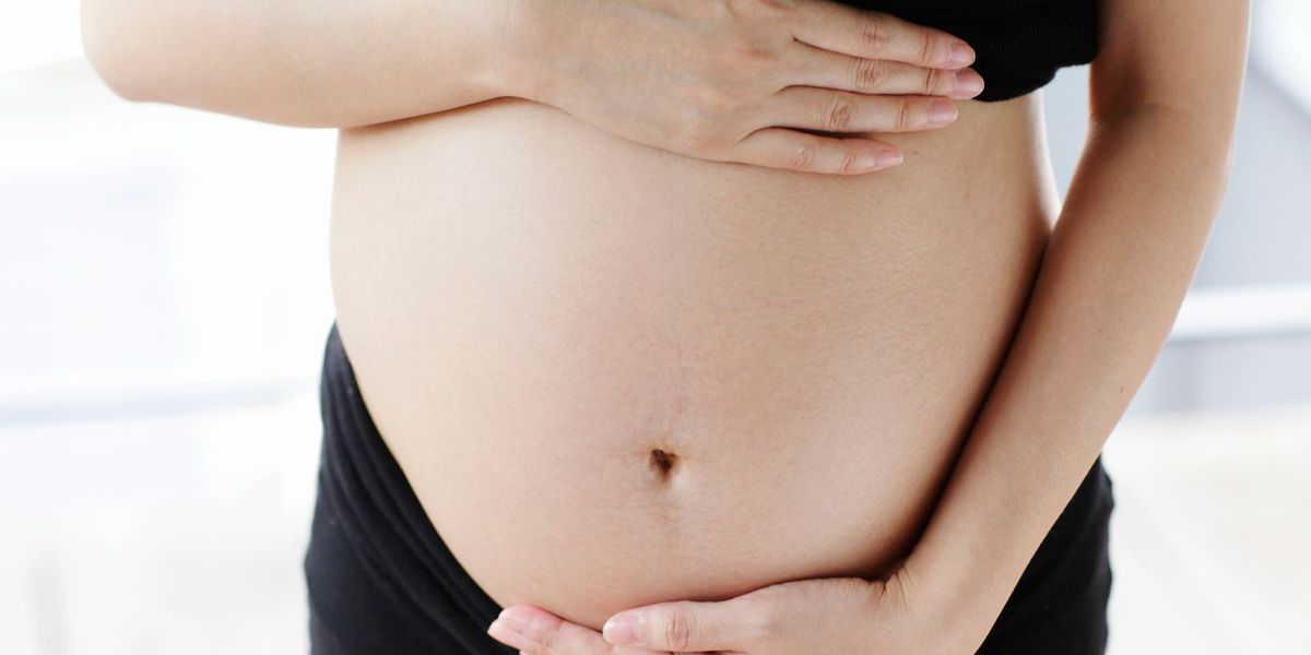 Тянет живот перед родами. Много беременных женщин. Как выглядит опущенный живот перед родами. Если болит у беременных лобок срок подходит к родам.