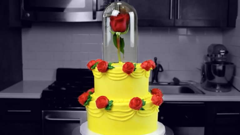 Yellow, Green, Cake, Food, Dessert, Red, Room, Ingredient, Cake decorating, Baked goods, 