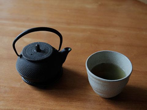 <p>The rumours about green tea are true. It's packed with catechins, which stimulate your metabolism. The odd cup isn't enough, though - researchers at Fudan University in China found you need to drink six or more cups a day to increase weight loss.</p>
<p>Can't stand the stuff? Try taking it in tablet form instead.</p>
<p><a href="http://www.cosmopolitan.co.uk/diet-fitness/diets/what-is-a-healthy-diet" target="_blank">WHAT IS A HEALTHY DIET?</a></p>
<p><a href="http://www.cosmopolitan.co.uk/diet-fitness/diets/superfood-smoothie-ingredients-to-boost-health" target="_blank">FOOD SWAPS TO FLATTEN YOUR TUM</a></p>
<p><a href="http://www.cosmopolitan.co.uk/diet-fitness/diets/superfood-smoothie-ingredients-to-boost-health" target="_blank">7 SUPERFOOD SMOOTHIE INGREDIENTS</a></p>