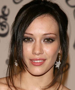 <p>Hilary Duff's super dark tones are a striking contrast against her skin.<br /></p><ul><li>Before making any changes, be sure your hair is in tip-top condition or it will look dry and patchy. Once it's been coloured, a weekly hair mask will prevent fading and keep it looking fresh.<br /></li></ul><br />Photograph: Getty Images<br /><p> </p>