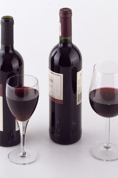 <p>Drinking a glass of red wine each day can stop you putting fat on, especially around the stomach area. Well that beats 10 sit-ups any day...pass the Merlot!</p>