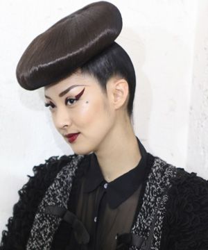 Clothing, Lip, Hairstyle, Chin, Eyebrow, Collar, Style, Beret, Headgear, Costume accessory, 