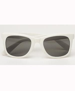 <p>Beat back the hot rays this summer with a retro vibe Ã  la Stella McCartney and look like a modern-day Audrey Hepburn in these gorgeous white sunnies.<br /><br />Sunglasses, Â£15, Topshop<br /></p>