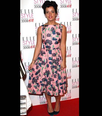 Lily Allen has been seen pioneering this trend a lot recently. The songstress proves she has plenty of style at the Elle Style Awards this year in this cute pink dress bursting with a blue floral print.