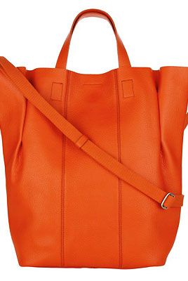This bag is the perfect arm candy! Not only will it hold all your daily essentials (and more!), it's super chic and stylish. Plus, we reckon the hot orange shade will brighten up your day when the weather starts to go turn grey and drab
<p>£79.50, <a href="http://www.bananarepublic.co.uk">Banana Republic</a></p>