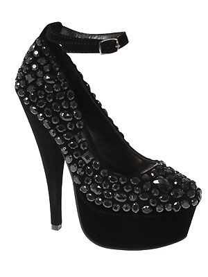 Wowzers! Check out these shoes from Simmi, they pack a mighty fine punch don't they? We reckon they're the ultimate party shoe! Bring on the invites for the Christmas dos…
<p><a href="http://www.simmishoes.com">Simmi Shoes</a></p>