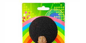 <p>At first glance it looks like a spoof microphone, but it's actually an even cooler invention - a disco washing up sponge! The perfect stocking filler for the girl who enjoys a good sing-a-long while scrubbing the dishes</p>
<p>£7.50, <a href="http://www.joythestore.com/p-26464-disco-washing-up-sponge.aspx">Urban Outfitters</a></p>