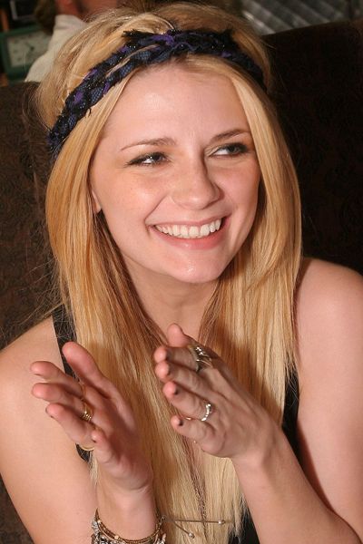<p>Feathers, fascinators, bandeaus, bows and bling... Celebs channel the trends through their hair as much as their clothes. Here are the A-list accessory addicts proving the easiest way to update your look is through an eye-catching hair accessory</p>    <p> <br />Mischa Barton (left) has been leading the mini-trend of the bandeau to compliment her hippy chic style</p>