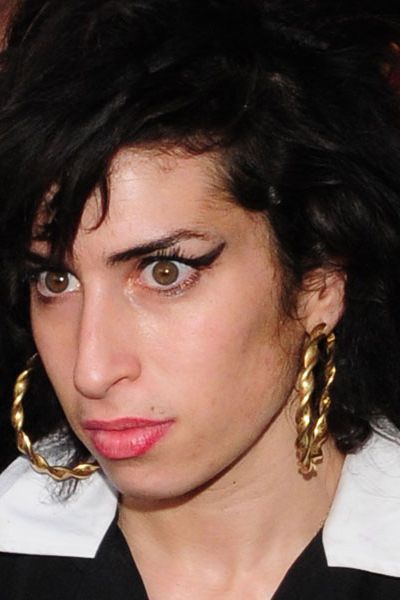 <p>Amy Winehouse is reportedly joining her father Mitch live on air as he takes over a BBC Radio London show, as an agony aunt(!) </p>