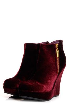 <p>These all-season shoe boots go with EVERYTHING. From skinny jeans with a smart blazer to dresses with tights, shoe boots are so versatile they are sure to look great no matter what you wear.</p>
<p>£35, <a title="boohoo.com" href="http://www.boohoo.com/restofworld/collections/tough-glamour/icat/tough-glamour/" target="_blank">boohoo.com</a></p>