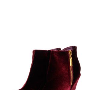 <p>These all-season shoe boots go with EVERYTHING. From skinny jeans with a smart blazer to dresses with tights, shoe boots are so versatile they are sure to look great no matter what you wear.</p>
<p>£35, <a title="boohoo.com" href="http://www.boohoo.com/restofworld/collections/tough-glamour/icat/tough-glamour/" target="_blank">boohoo.com</a></p>