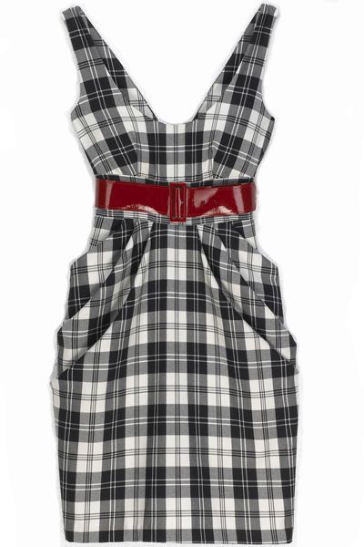 <p> <br /><strong>Styles to go for</strong> - tea dresses, A-line, chiffon, floral and retro prints</p>  <p> <br /><strong>Cosmo loves</strong> black and white tartan print dress, Miss Selfridge, £45</p>  <p> </p>