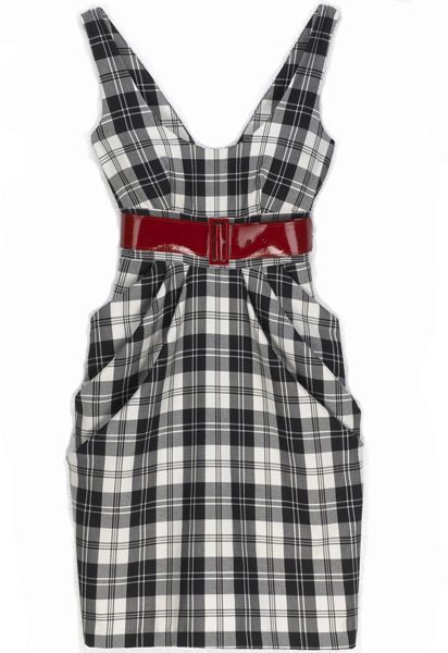 <p> <br /><strong>Styles to go for</strong> - tea dresses, A-line, chiffon, floral and retro prints</p>  <p> <br /><strong>Cosmo loves</strong> black and white tartan print dress, Miss Selfridge, £45</p>  <p> </p>