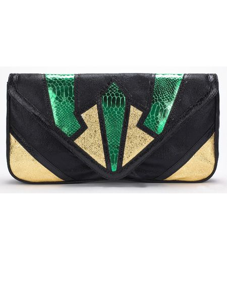 <p> </p><p>Start saving now for this season's brilliant and beautiful bags! Cosmo has banished the boring and hunted down the hottest handbags on the highstreet. From faux snakeskin to patent and brightly coloured to fringing, here's the chicest clutches your arms have been waiting all summer for <br /></p>