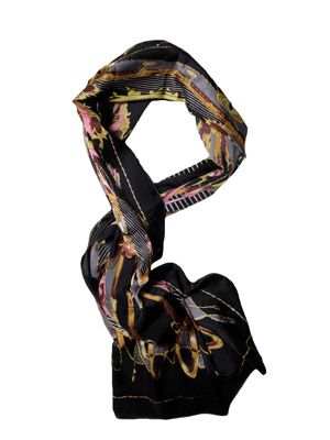 <p>Wrap around this chic chain print scarf to create a classic look. Covered in a vintage chain print, the Bailie scarf will see you through countless trends time and time again. Team with oversized sunglasses to create that Hollywood glamour look.</p>
<p>£10, <a title="Bailee Chain Print Long Scarf " href="http://www.boohoo.com/restofworld/collections/vintage-affair/icat/vintage-affair/new-in/bailee-chain-print-long-scarf/invt/azz67605%20" target="_blank">boohoo.com</a></p>