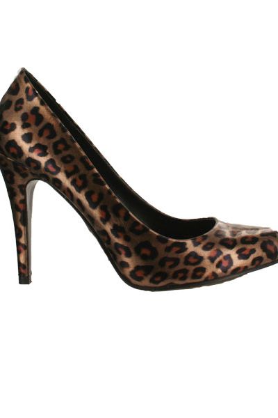 <p> </p><p>Shoes, £20, <a target="_blank" href="http://www.barratts.co.uk">www.barratts.co.uk</a> </p>