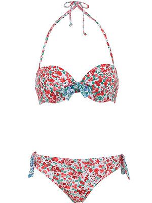 <p>A flirty little beach number that will have all eyes on you this summer. Pack this in your suitcase for you summer hols and you'll avoid all bikini blunders<br /> <br />Bikini top/hipster, £19.50/£15, Marks and Spencer via <a title="http://fashiontargetsbreastcancer.org.uk/ftbc-shop/" href="http://fashiontargetsbreastcancer.org.uk/ftbc-shop/" target="_blank">FTBC</a><br /><br /></p>