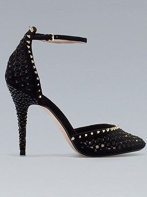 <p>At forst glance, these black heels may look pretty run-of-the-mill. But look closer! What's that we spy? Delish tonal black studs, trimmed with gold spikes? Oh my! Your turn-to-shoe this party season, we guarantee it.</p>
<p>Vamp shoe with studded heel, £59.99, <a title="http://www.zara.com/webapp/wcs/stores/servlet/product/uk/en/zara-neu-W2012/287002/960590/VAMP%20SHOE%20WITH%20STUDDED%20HEEL" href="http://www.zara.com/webapp/wcs/stores/servlet/product/uk/en/zara-neu-W2012/287002/960590/VAMP%20SHOE%20WITH%20STUDDED%20HEEL" target="_blank">Zara</a><br /><br /></p>