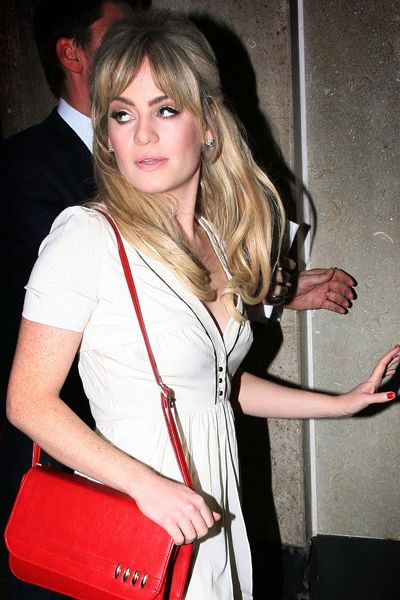 Woman of the moment Duffy was seen arriving at the Ivy restaurant with music executives, possibly treating her to a posh slap up meal following her successful night at the Brits. We wonder if she had the three of her Brit awards crammed into that red handbag...  <br />