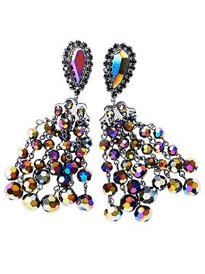 <p>Wow that special someone in your life at Christmas time with a pair of ritzy-glitzy earrings - and you won't have to remortgage your house with this pair, either as they're a toyal style steal at just £15.95. Love.</p>
<p>Chandelier earrings, £15.95, <a href="http://www.hm.com/gb/subdepartment/LADIES?Nr=4294966434#Nr=4294928255%20" target="_blank">H&M </a></p>