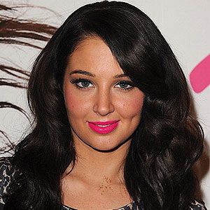 <p>We've got serious hair envy for X Factor judge Tulisa Contostavlos' gorgeous locks. This year she dyed her hair a platinum blonde, but then quickly went back for this deep espresso hue. We thought she looked way better as a brunette, don't you thinik?</p>
<p><a href="http://www.cosmopolitan.co.uk/beauty-hair/brunette-vs-blonde-110693?click=main_sr" target="_self">CELEB COLOUR WARS: BLONDE VS BRUNETTE</a></p>