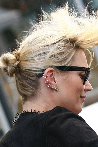Snapped later in the week the supermodel was seen debuting six gold hoops in her ear... We're not sure if we're totally convinced by this look despite Kate's power of setting a trend. And the ear looked rather red and sore...  <br />