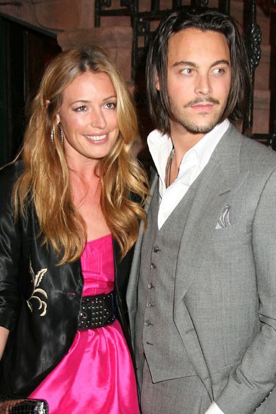 Cat Deeley is finally showing off her new beau, 26-year-old toy boy British actor Jack Huston, after the pair enjoyed dinner together in New York. And who wouldn't, he's absolutely gorgeous!  <br />
